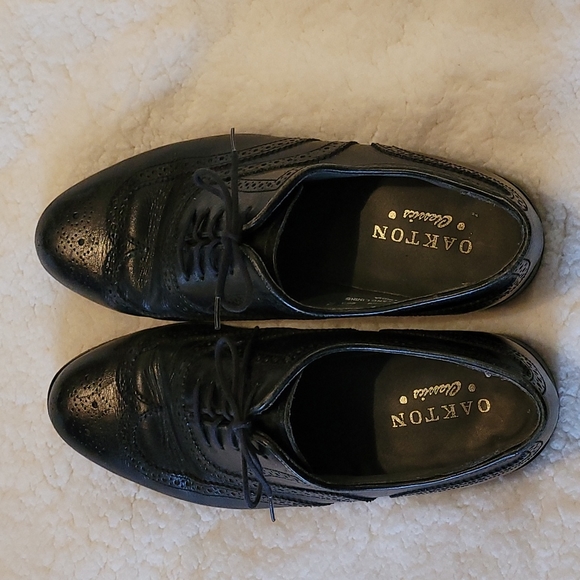 Oakton Classics full Brogue Wingtips - Picture 2 of 8
